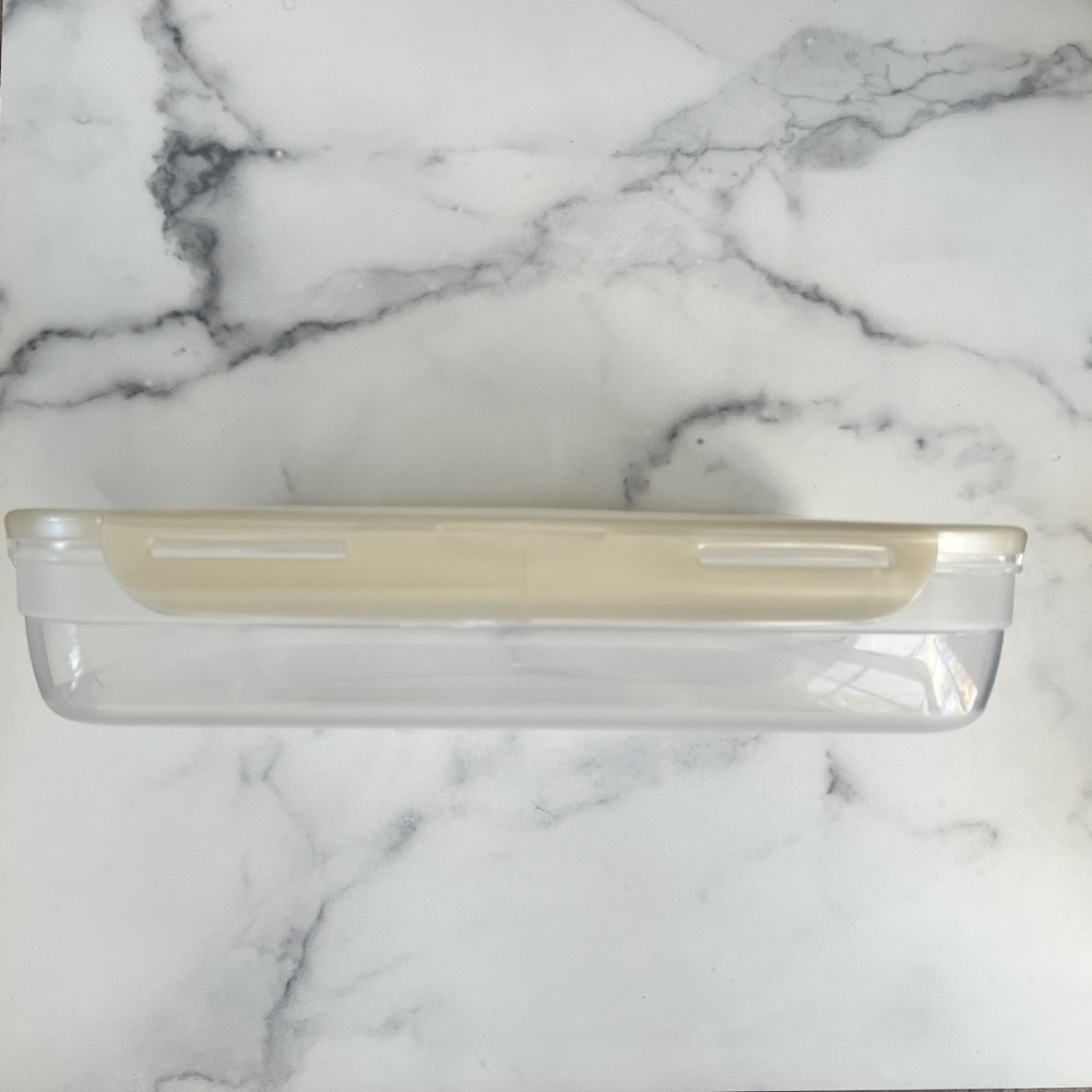 NEW LocknLock Large 14-Cup Rectangle Container, Pearl - Picture 6 of 9